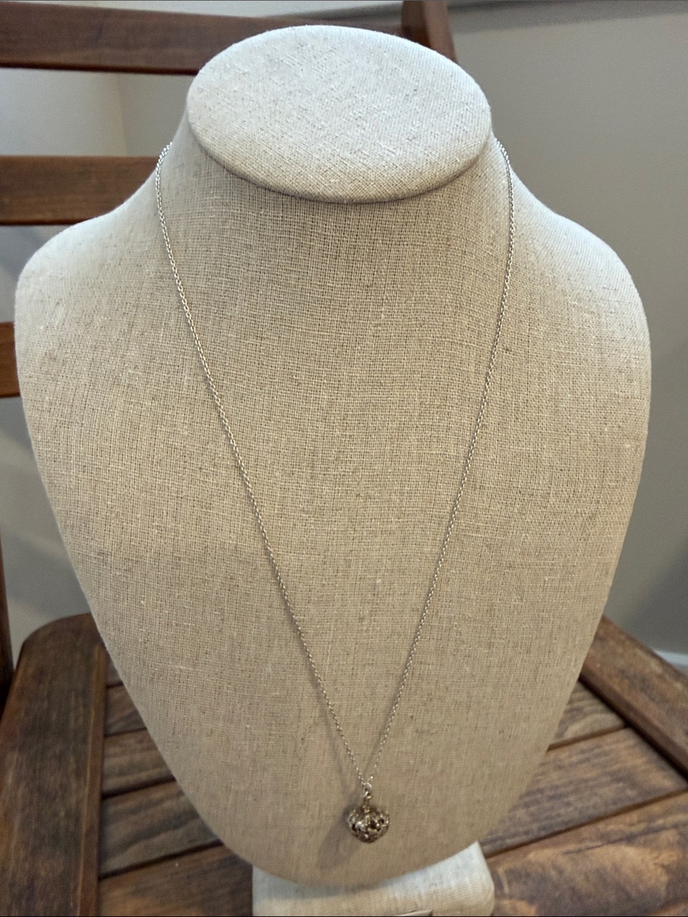 Silver Tone Textured Round Pendant Necklace Magnetic Clasp